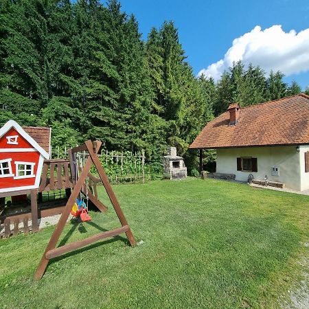 Holiday House Apartment Voukov Mlin シュマリェ・プリ・イェルシャフ エクステリア 写真