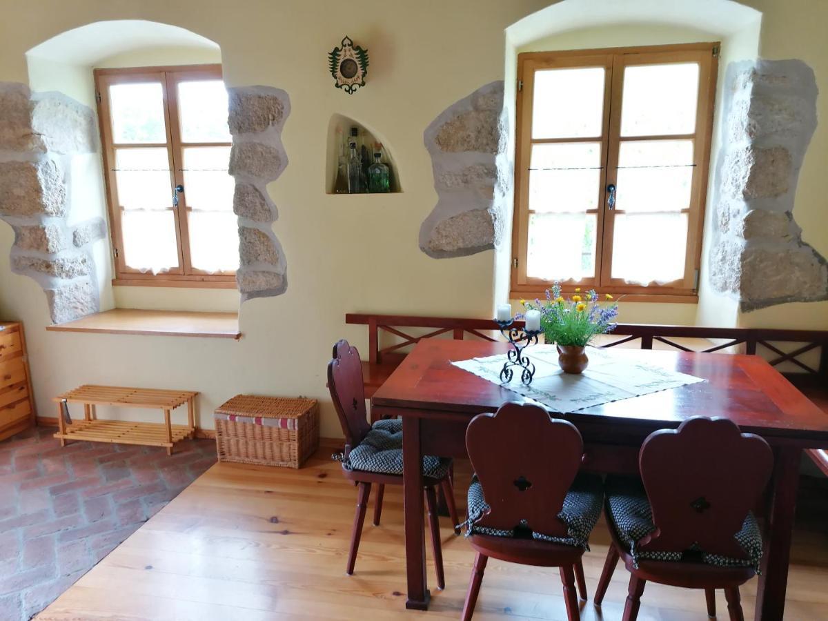 Holiday House Apartment Voukov Mlin シュマリェ・プリ・イェルシャフ エクステリア 写真