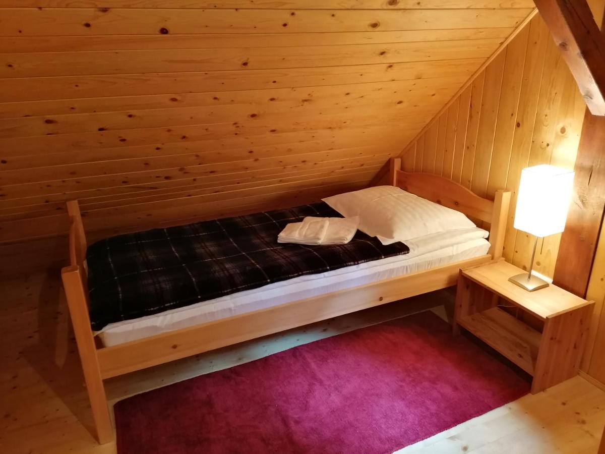 Holiday House Apartment Voukov Mlin シュマリェ・プリ・イェルシャフ エクステリア 写真