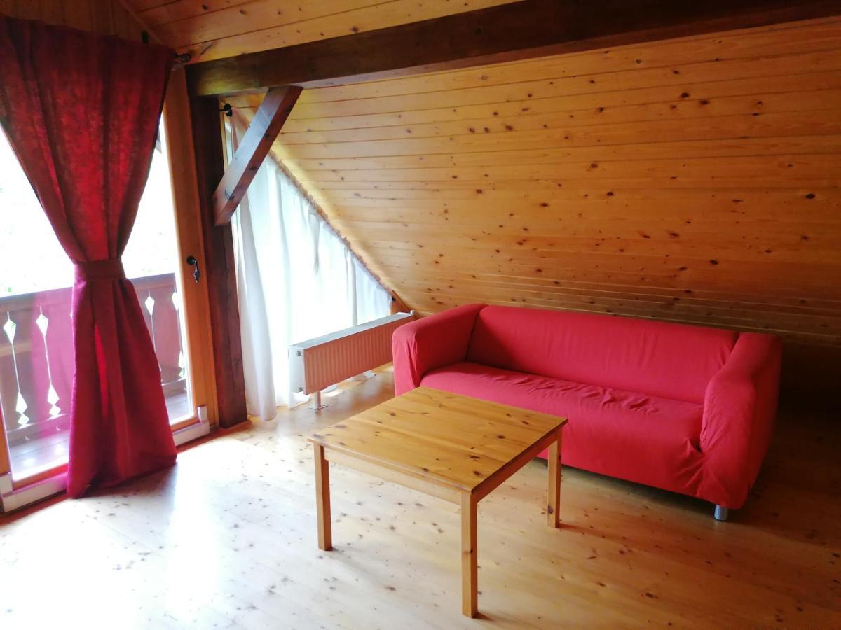 Holiday House Apartment Voukov Mlin シュマリェ・プリ・イェルシャフ エクステリア 写真