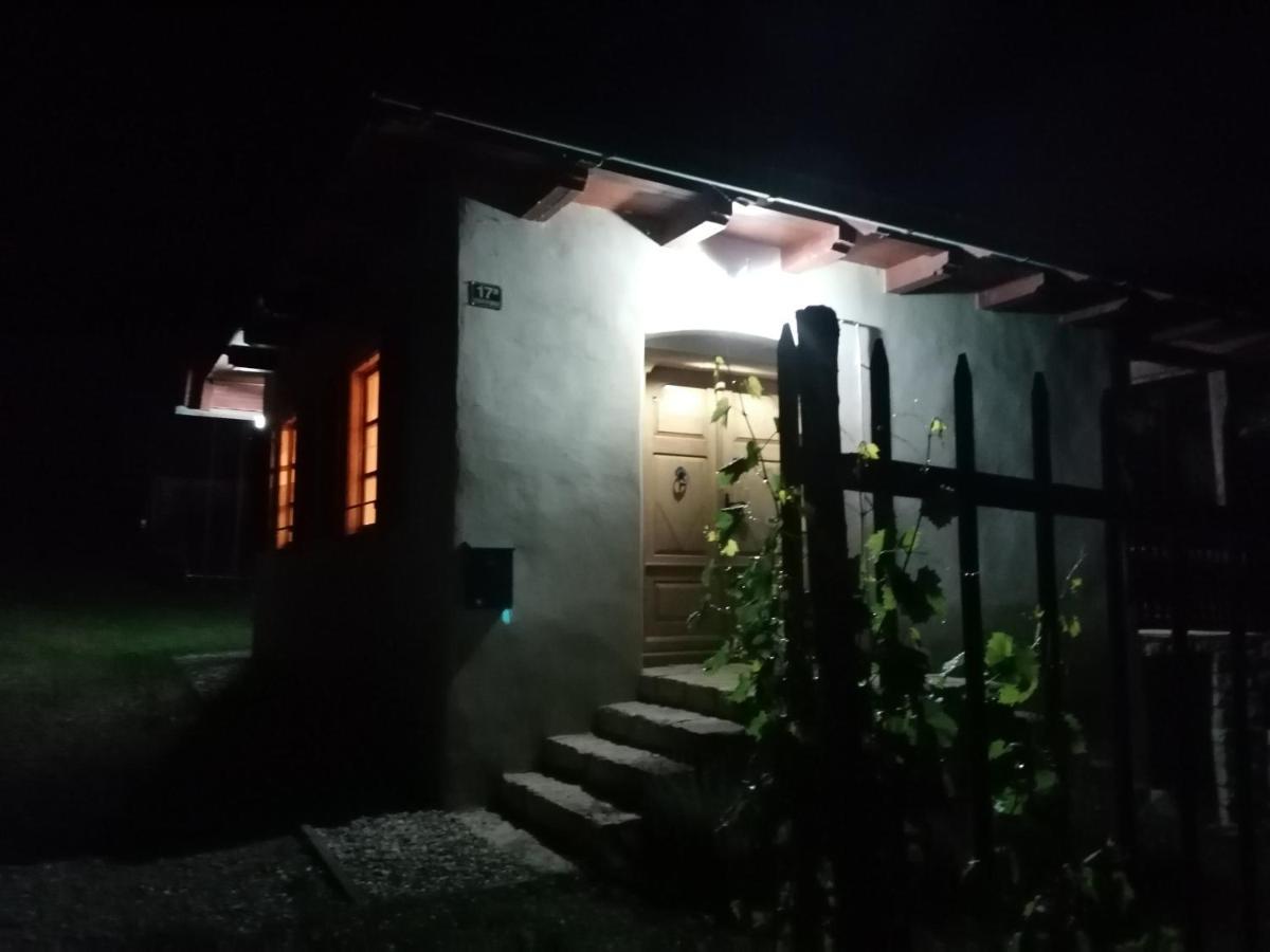 Holiday House Apartment Voukov Mlin シュマリェ・プリ・イェルシャフ エクステリア 写真